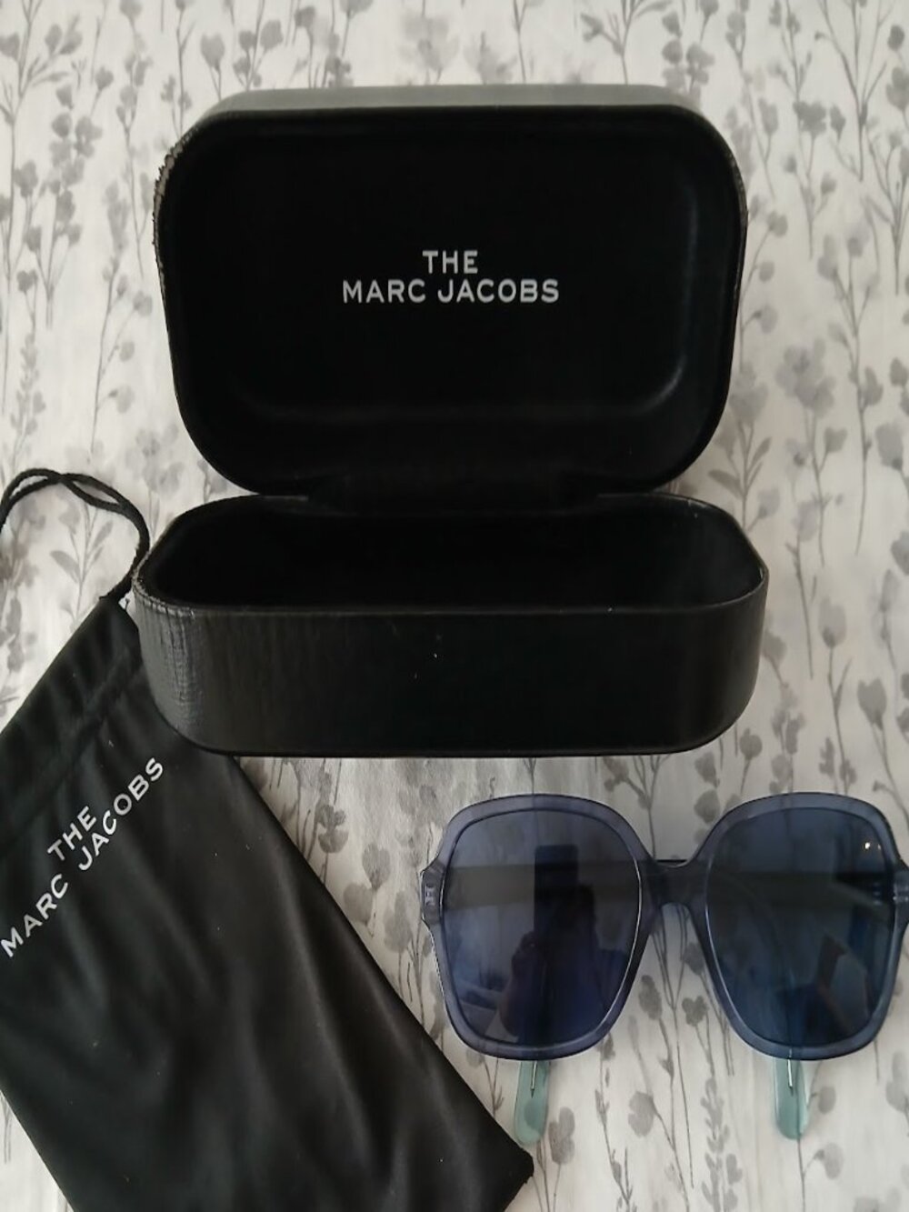 MARC JACOBS - Blue Sunglasses